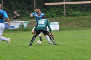 西班牙队全面压制对手，取得一波三连胜